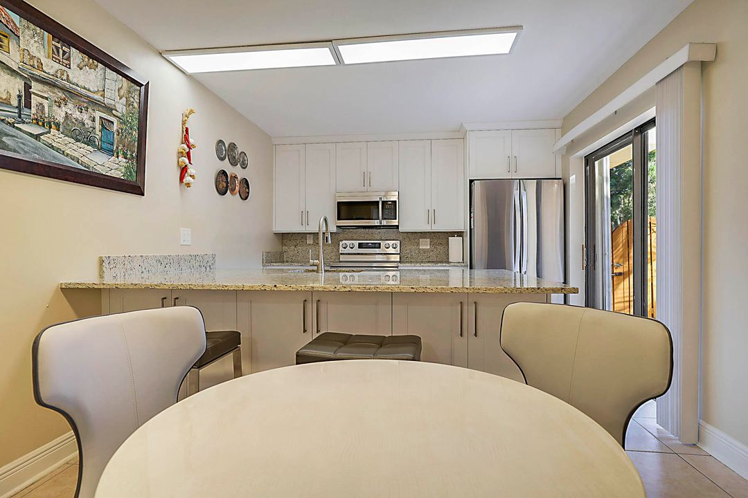 待售: $489,000 (2 贝兹, 2 浴室, 1236 平方英尺)