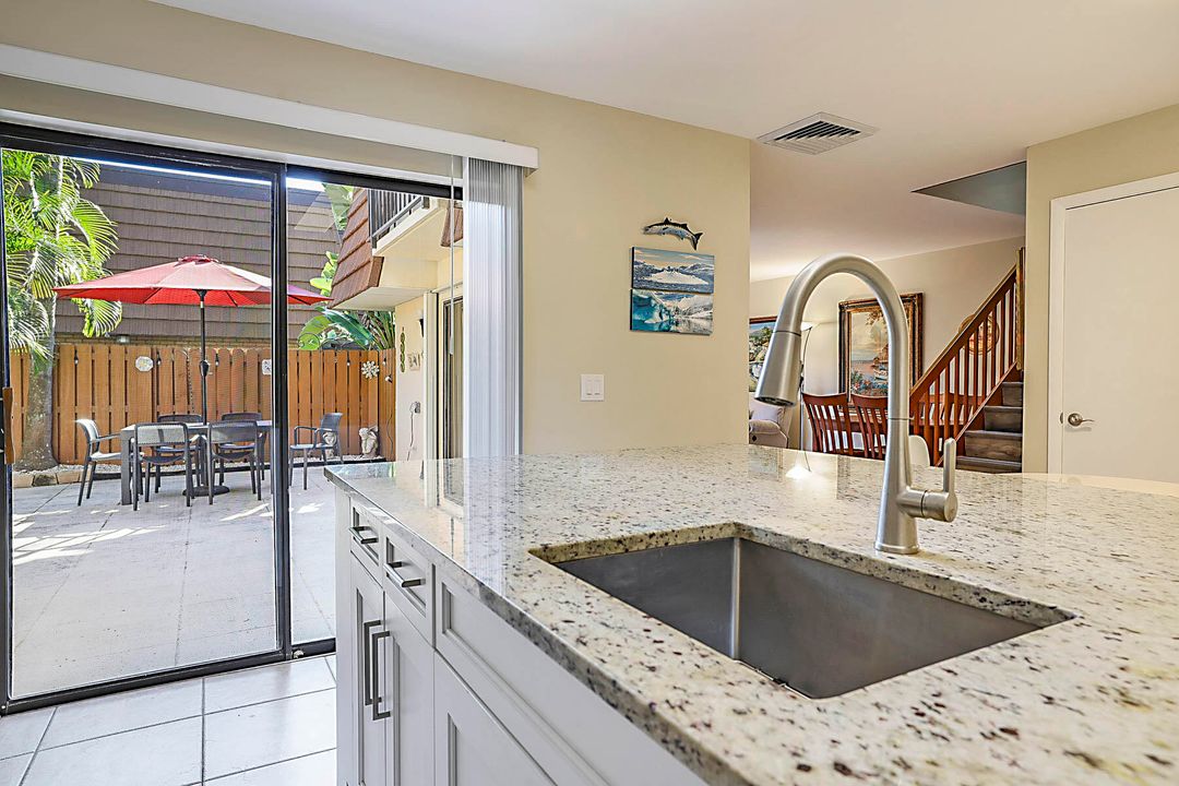 待售: $489,000 (2 贝兹, 2 浴室, 1236 平方英尺)