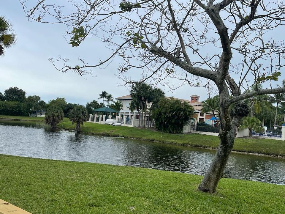 出租: $2,750 (2 贝兹, 2 浴室, 1108 平方英尺)