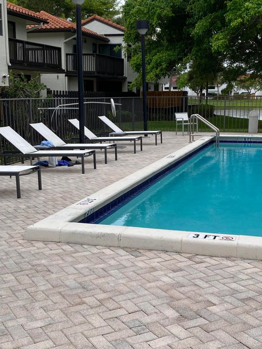 出租: $2,750 (2 贝兹, 2 浴室, 1108 平方英尺)