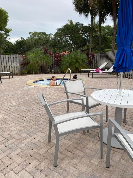 出租: $2,750 (2 贝兹, 2 浴室, 1108 平方英尺)