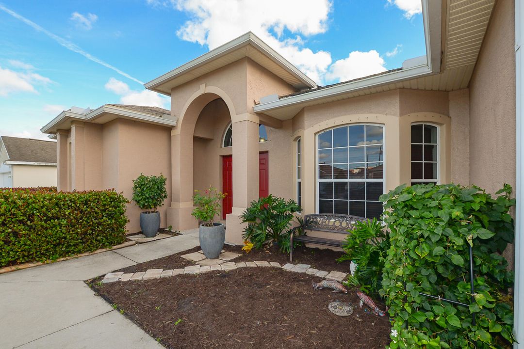 Active With Contract: $455,000 (4 beds, 2 baths, 2304 Square Feet)