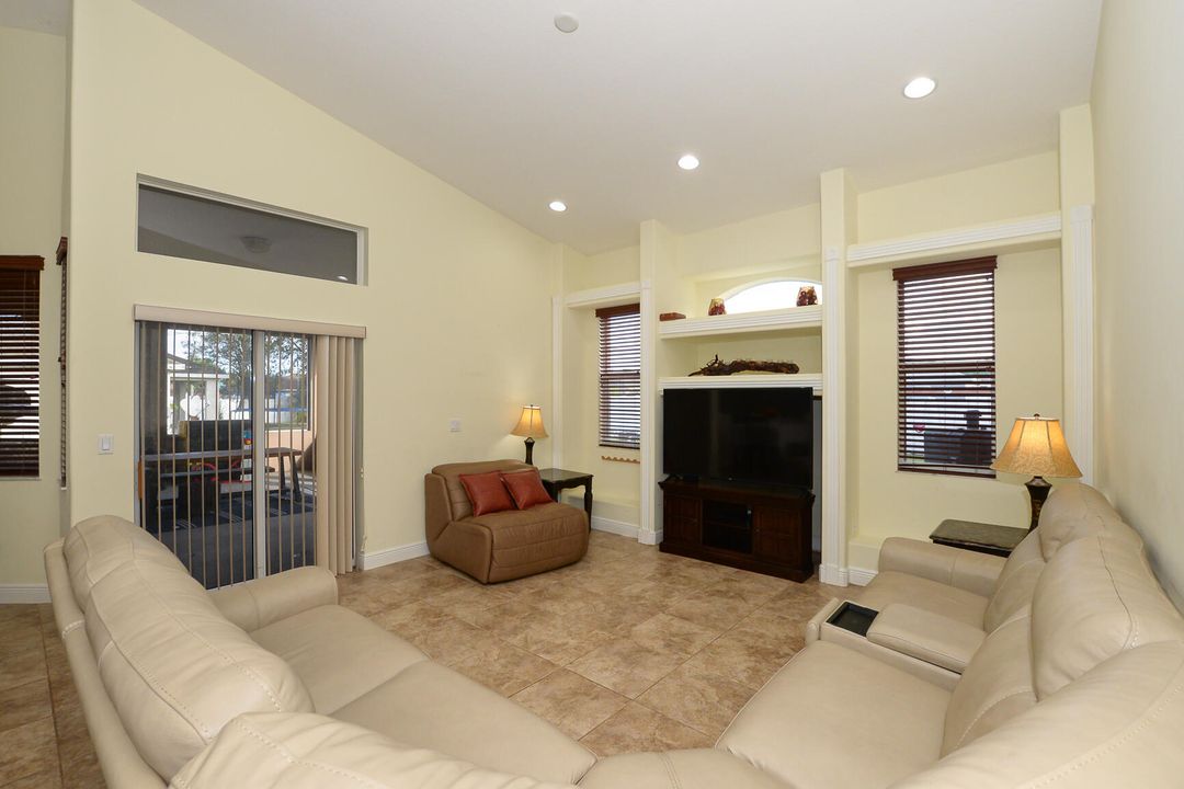 Active With Contract: $455,000 (4 beds, 2 baths, 2304 Square Feet)