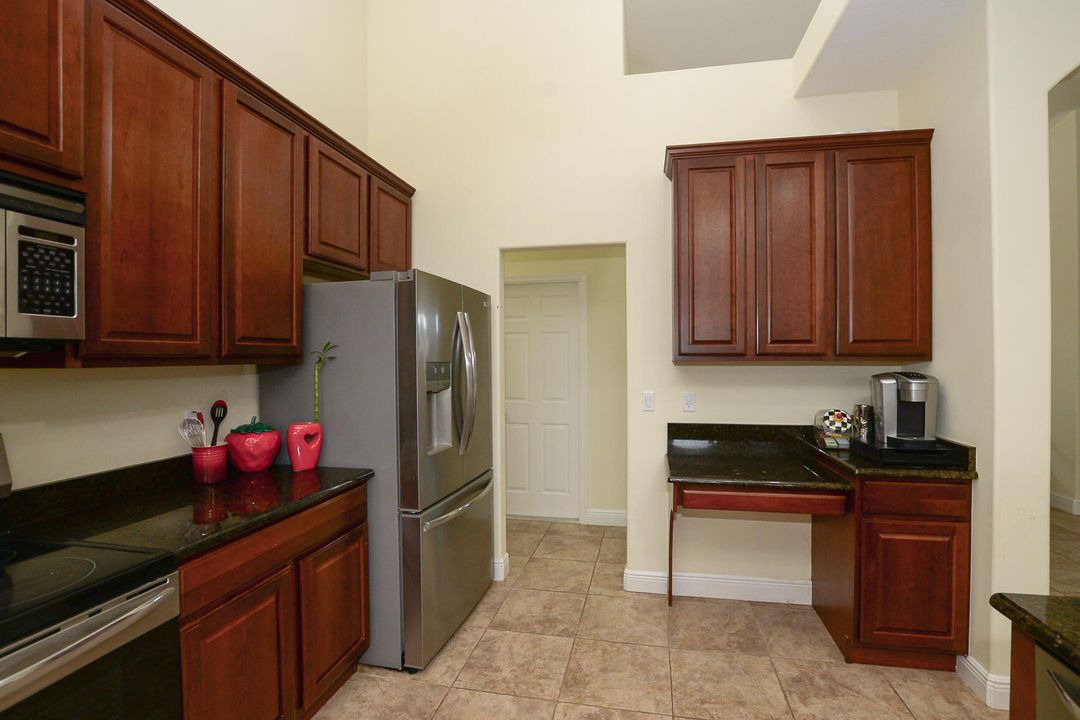 Active With Contract: $455,000 (4 beds, 2 baths, 2304 Square Feet)