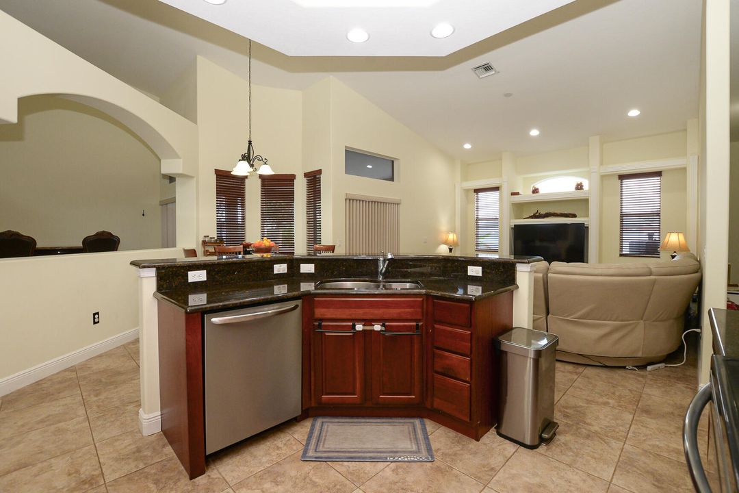 Active With Contract: $455,000 (4 beds, 2 baths, 2304 Square Feet)