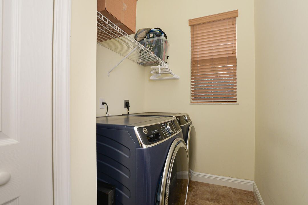 Active With Contract: $455,000 (4 beds, 2 baths, 2304 Square Feet)