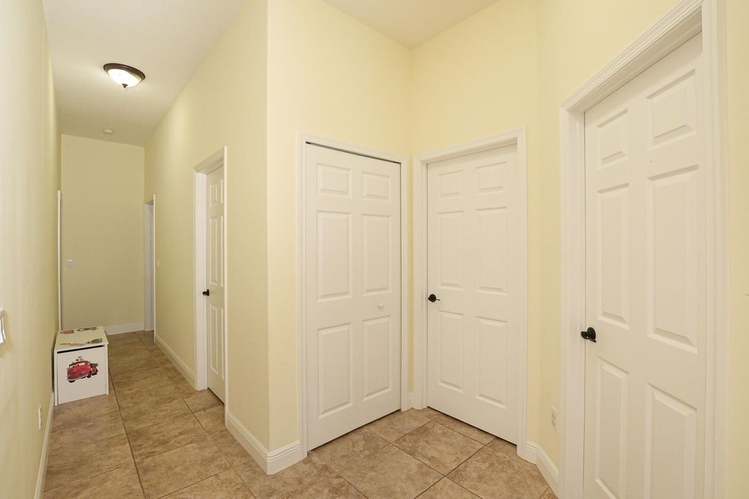 Active With Contract: $455,000 (4 beds, 2 baths, 2304 Square Feet)