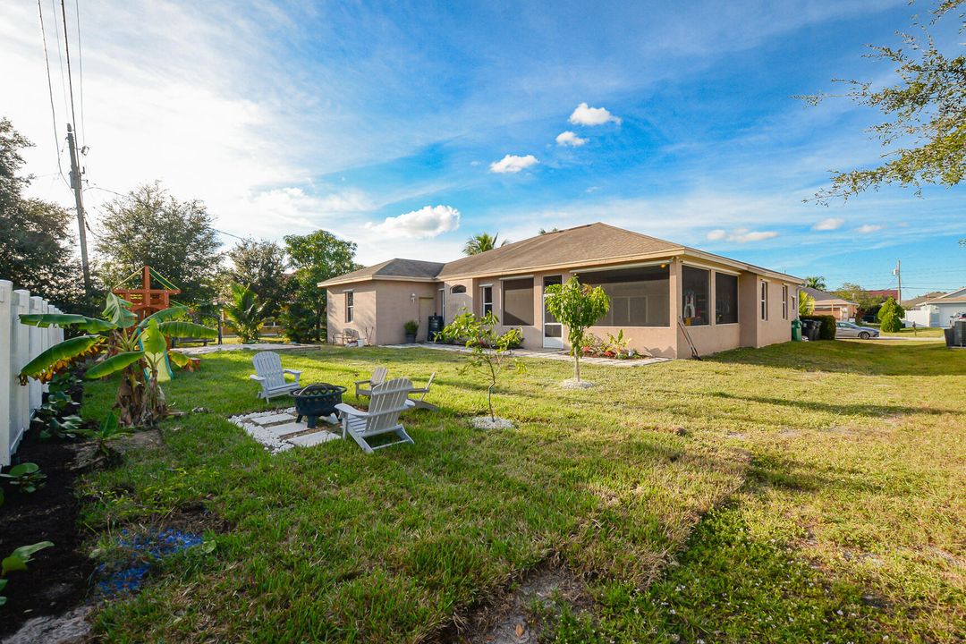 Active With Contract: $455,000 (4 beds, 2 baths, 2304 Square Feet)