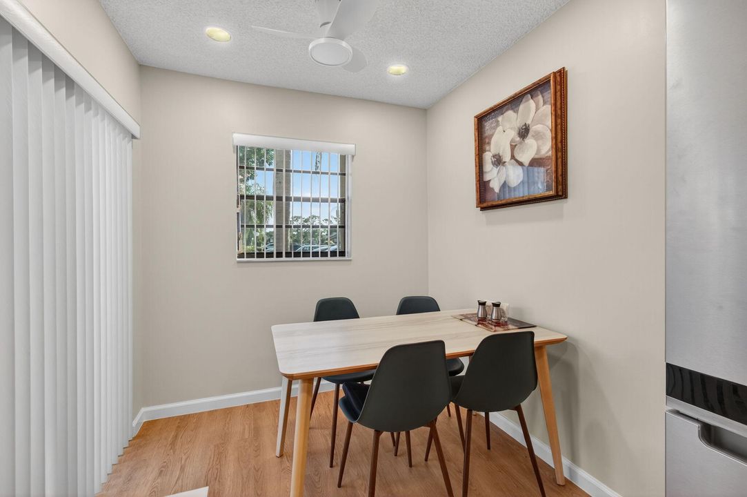 For Sale: $229,000 (2 beds, 2 baths, 1160 Square Feet)