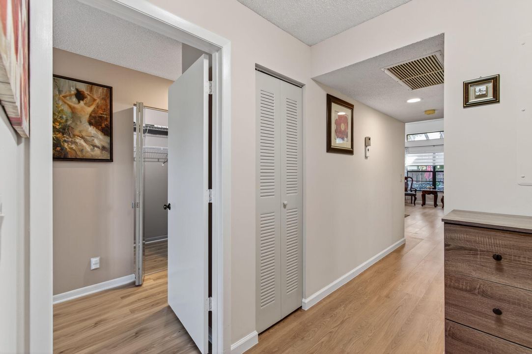 For Sale: $229,000 (2 beds, 2 baths, 1160 Square Feet)