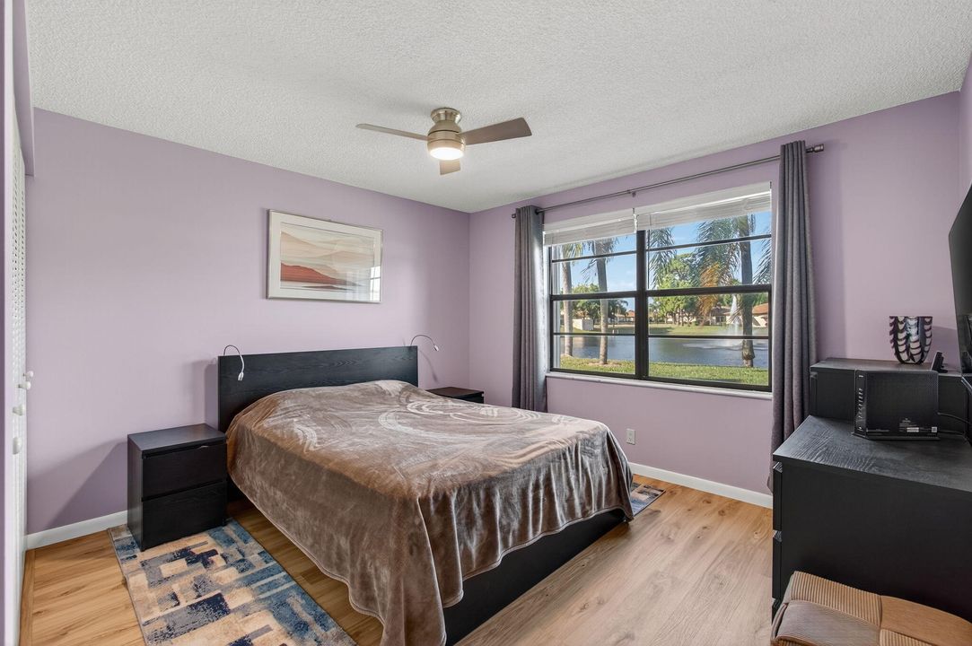 For Sale: $229,000 (2 beds, 2 baths, 1160 Square Feet)