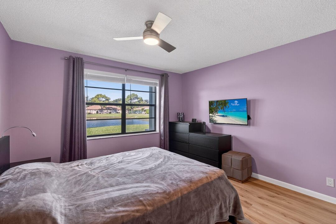 For Sale: $229,000 (2 beds, 2 baths, 1160 Square Feet)