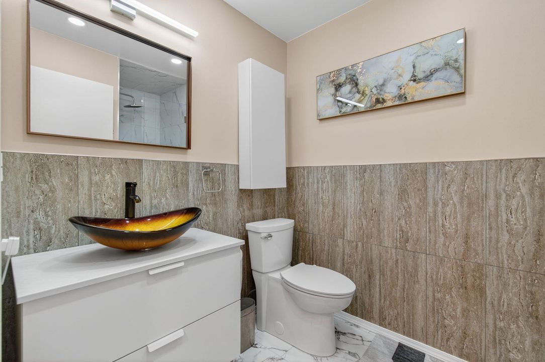 For Sale: $229,000 (2 beds, 2 baths, 1160 Square Feet)