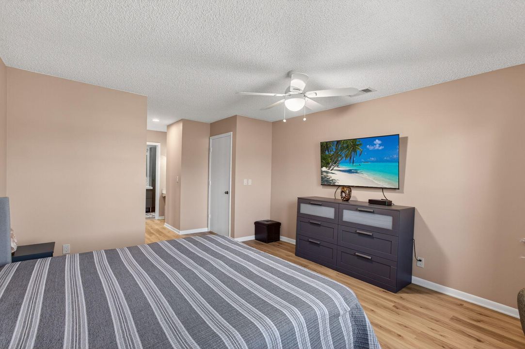 For Sale: $229,000 (2 beds, 2 baths, 1160 Square Feet)