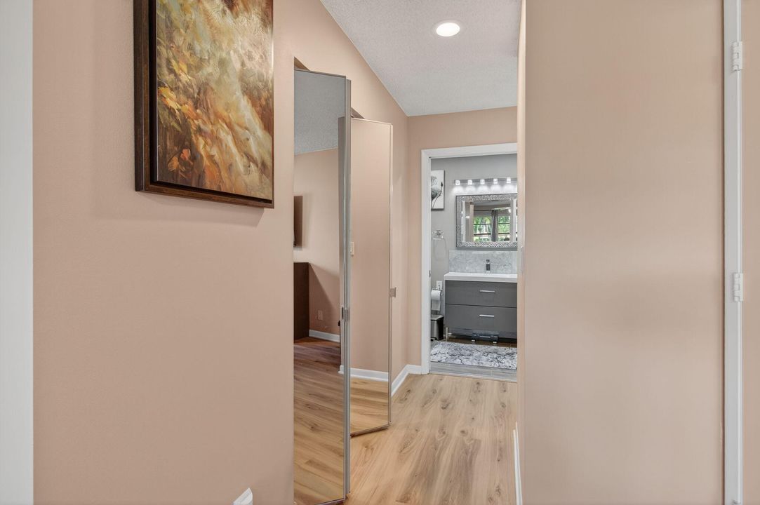 For Sale: $229,000 (2 beds, 2 baths, 1160 Square Feet)