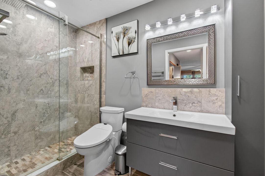 For Sale: $229,000 (2 beds, 2 baths, 1160 Square Feet)