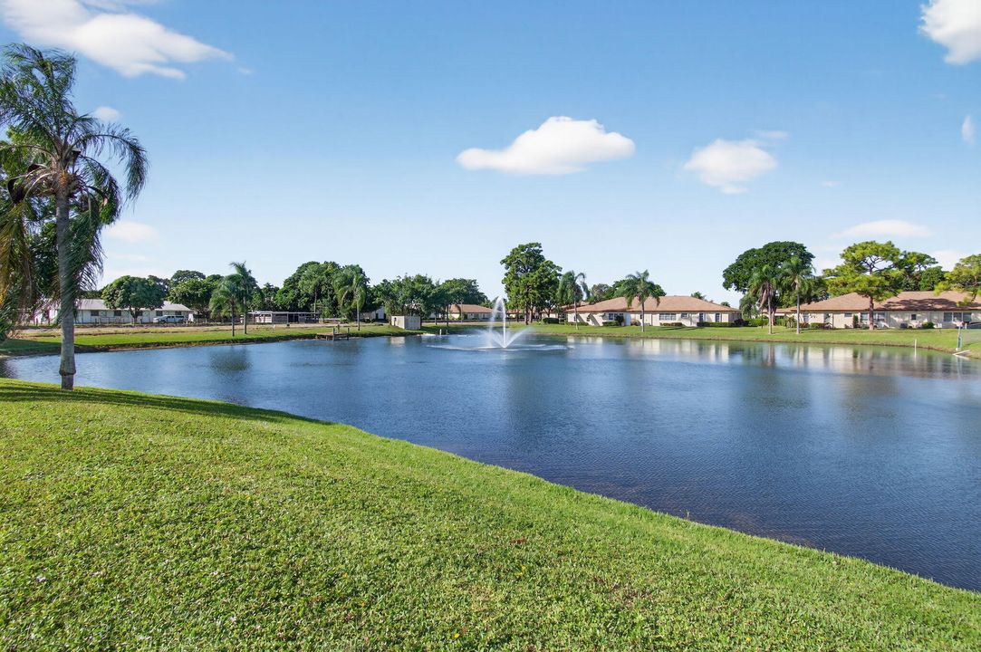 For Sale: $229,000 (2 beds, 2 baths, 1160 Square Feet)