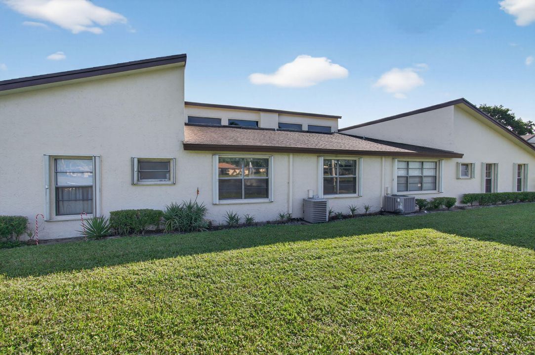 For Sale: $229,000 (2 beds, 2 baths, 1160 Square Feet)