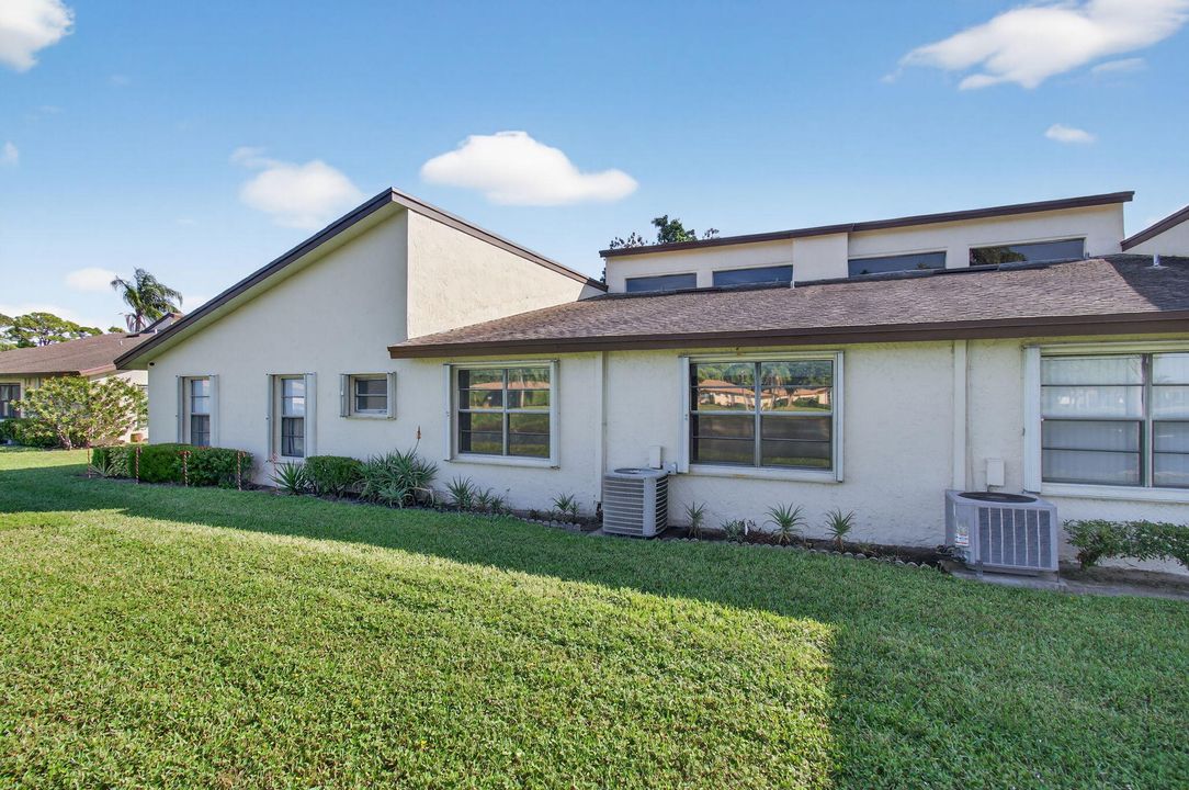 For Sale: $229,000 (2 beds, 2 baths, 1160 Square Feet)