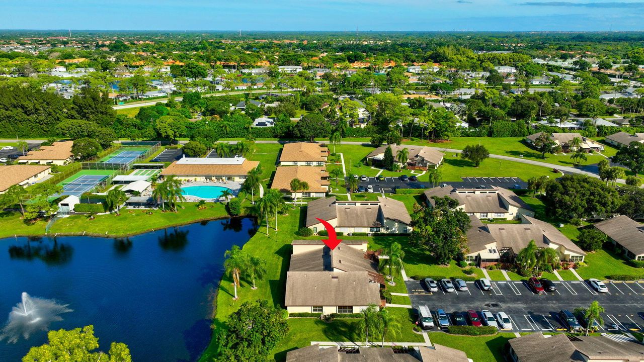 For Sale: $229,000 (2 beds, 2 baths, 1160 Square Feet)