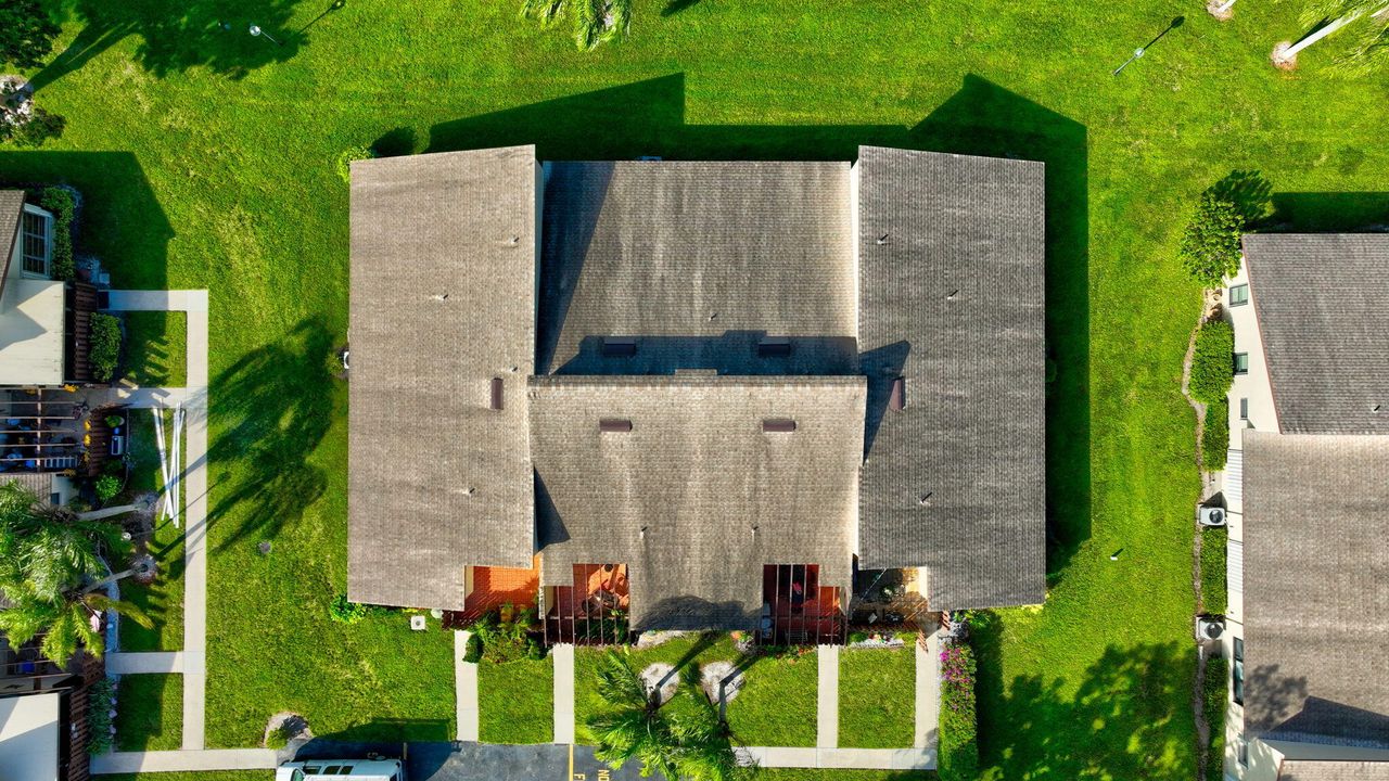 For Sale: $229,000 (2 beds, 2 baths, 1160 Square Feet)