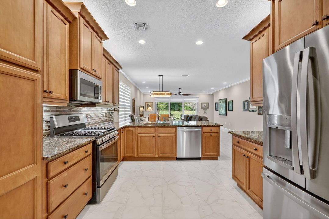 For Sale: $524,900 (3 beds, 2 baths, 1841 Square Feet)