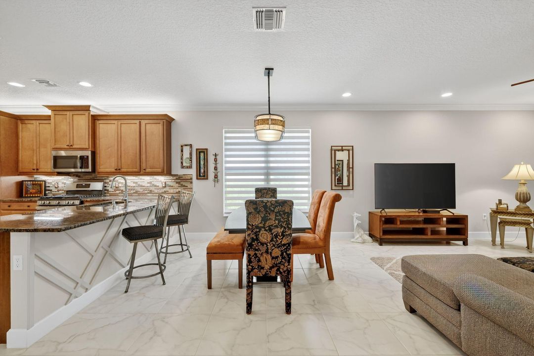 For Sale: $524,900 (3 beds, 2 baths, 1841 Square Feet)