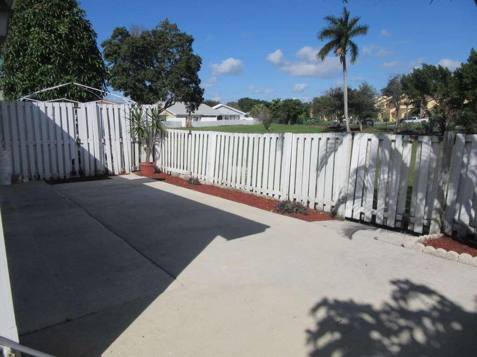 En Renta: $2,280 (2 camas, 2 baños, 1100 Pies cuadrados)