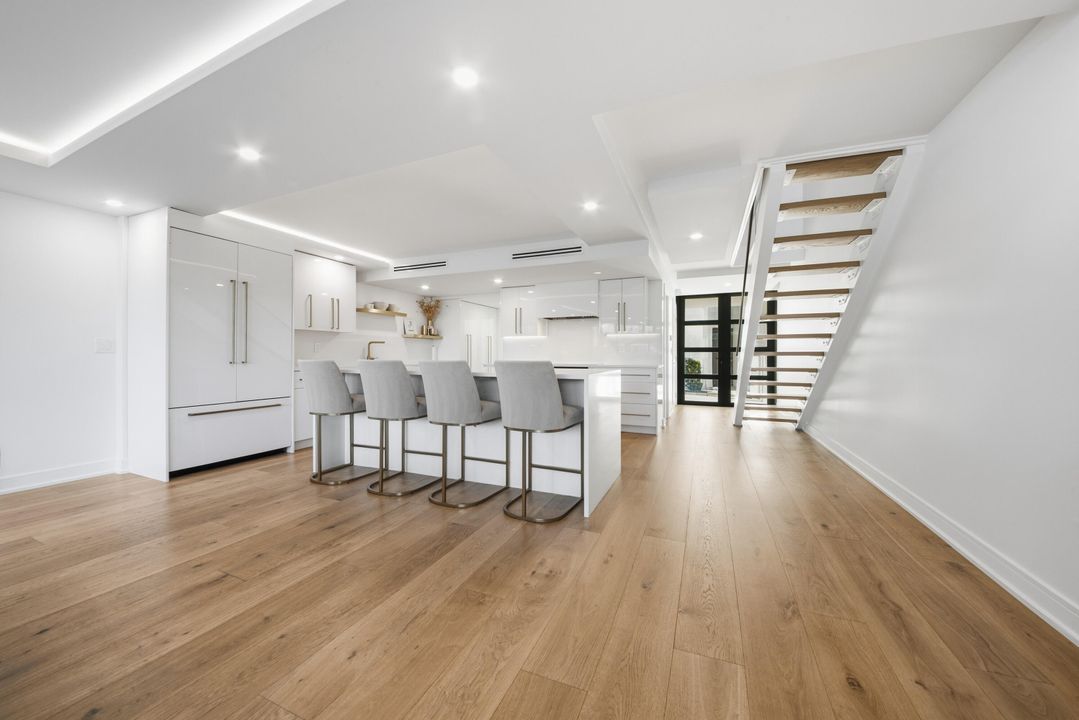 For Sale: $1,899,000 (3 beds, 2 baths, 1950 Square Feet)