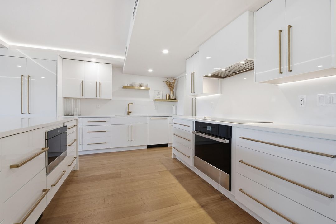 For Sale: $1,899,000 (3 beds, 2 baths, 1950 Square Feet)