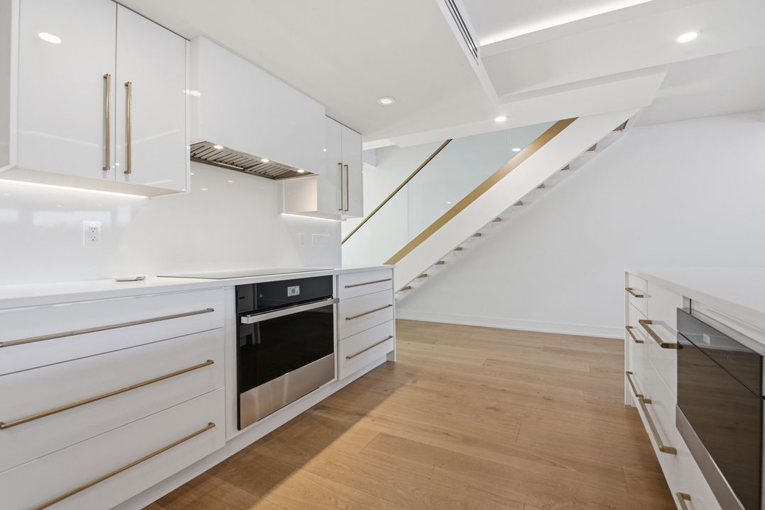 For Sale: $1,899,000 (3 beds, 2 baths, 1950 Square Feet)