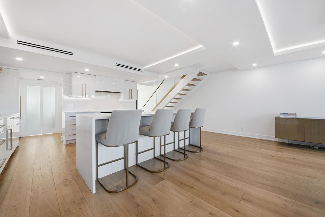 For Sale: $1,899,000 (3 beds, 2 baths, 1950 Square Feet)