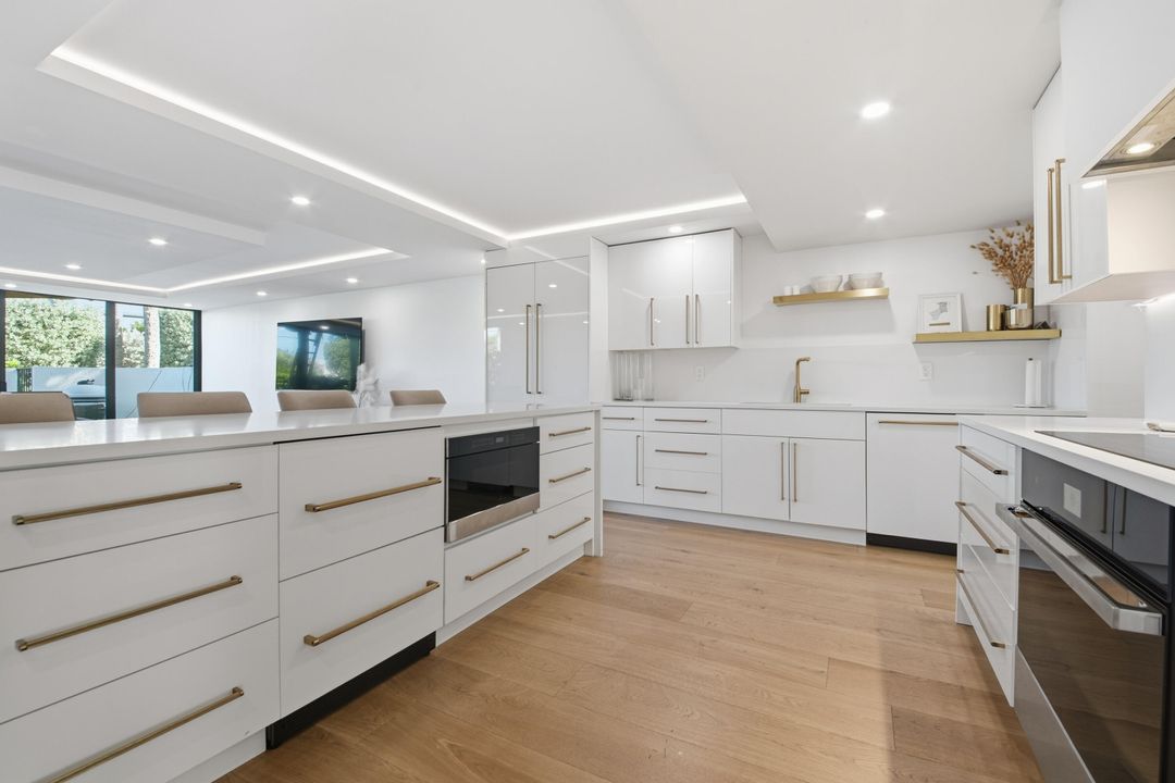 For Sale: $1,899,000 (3 beds, 2 baths, 1950 Square Feet)