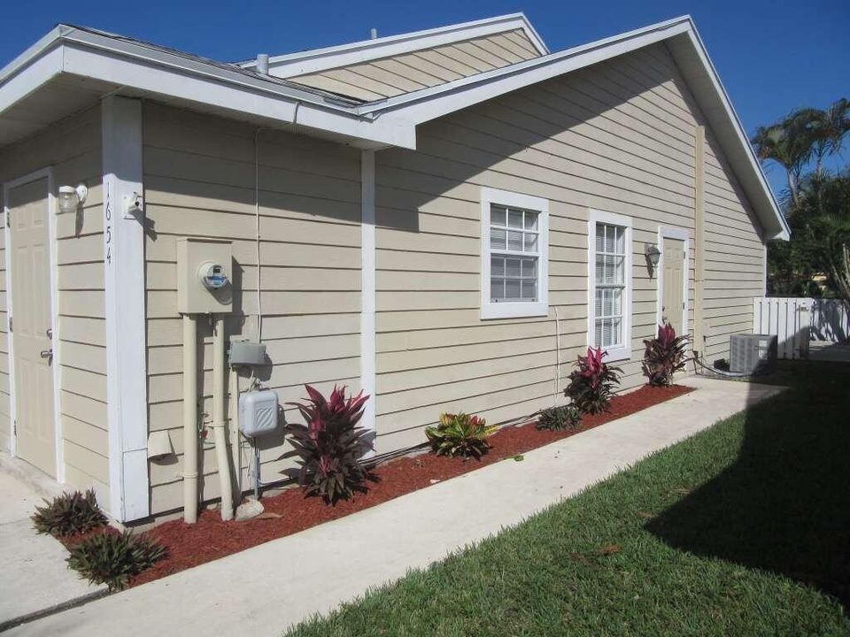 En Renta: $2,280 (2 camas, 2 baños, 1100 Pies cuadrados)