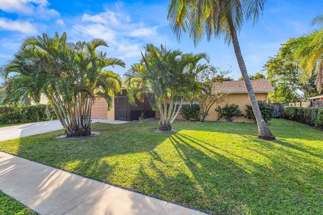 For Rent: $3,500 (3 beds, 2 baths, 1642 Square Feet)