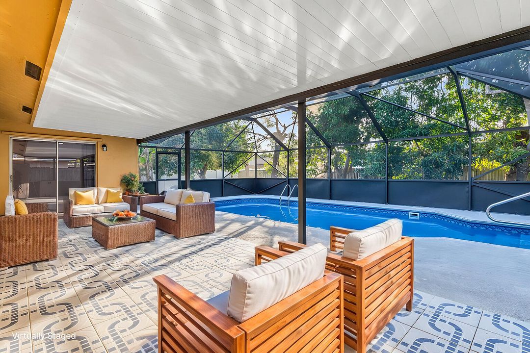 For Rent: $3,500 (3 beds, 2 baths, 1642 Square Feet)