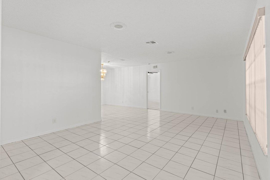 For Rent: $3,500 (3 beds, 2 baths, 1642 Square Feet)