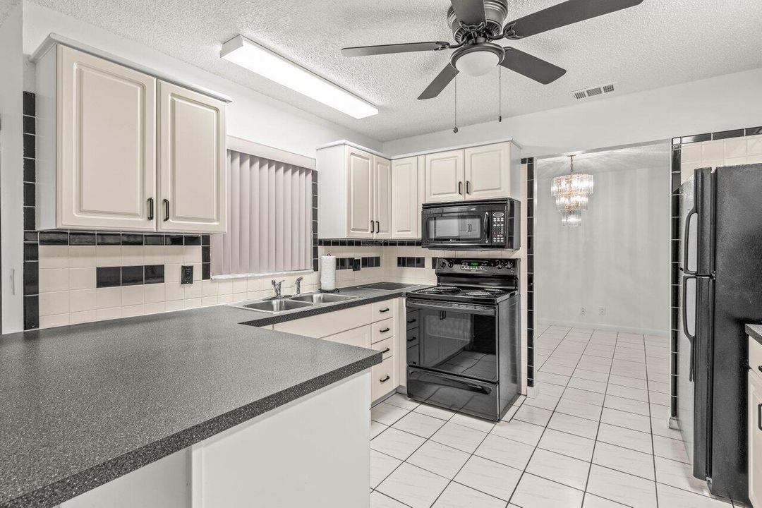 For Rent: $3,500 (3 beds, 2 baths, 1642 Square Feet)