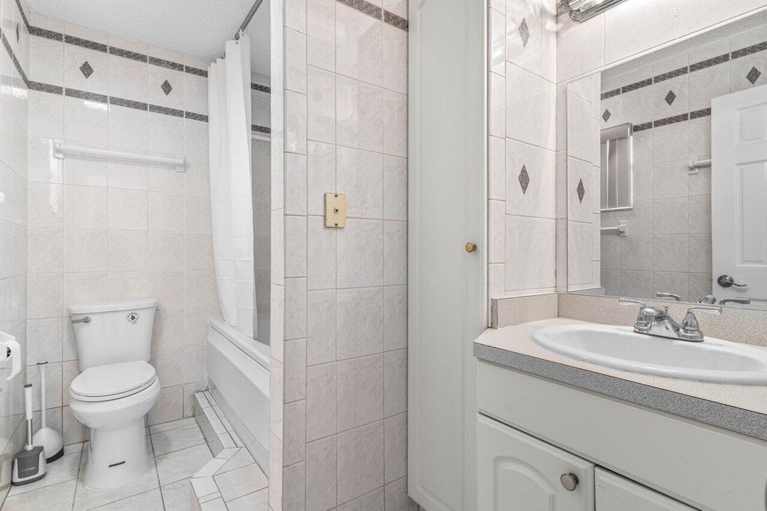 For Rent: $3,500 (3 beds, 2 baths, 1642 Square Feet)