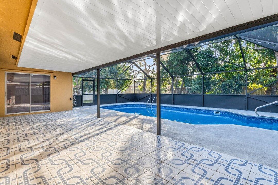 For Rent: $3,500 (3 beds, 2 baths, 1642 Square Feet)