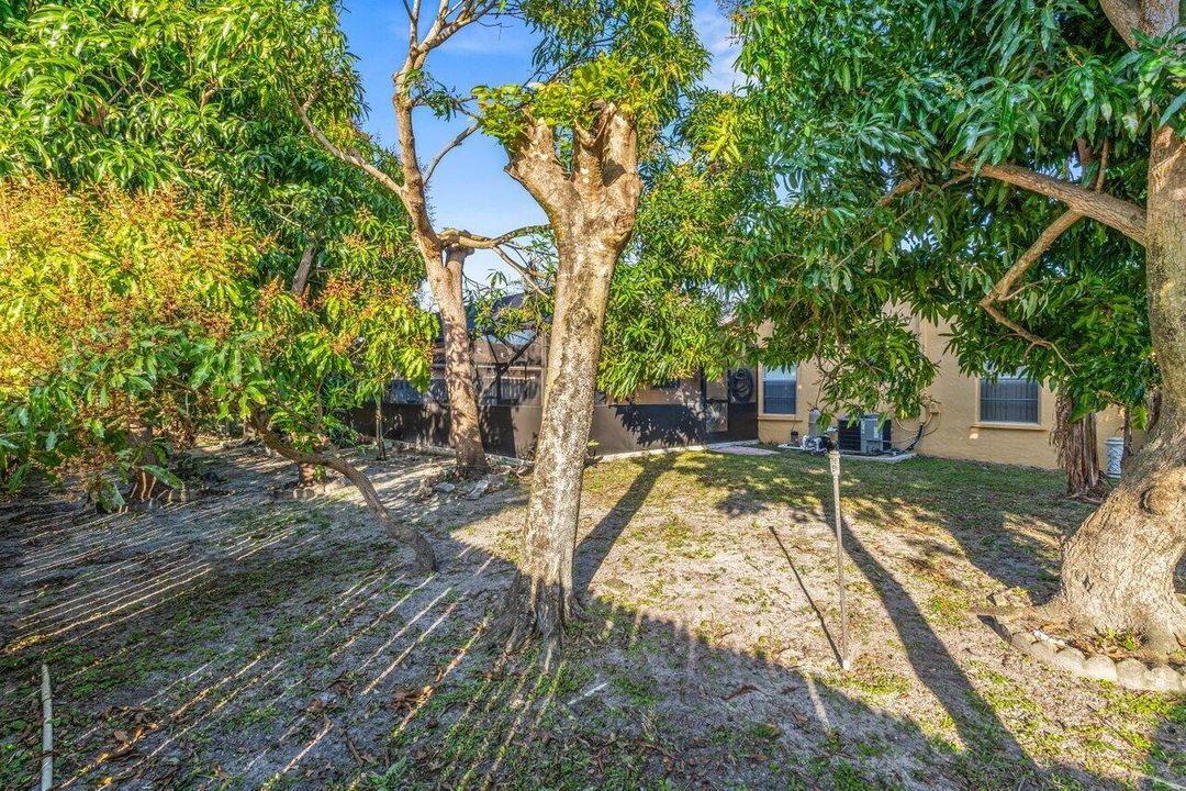 For Rent: $3,500 (3 beds, 2 baths, 1642 Square Feet)