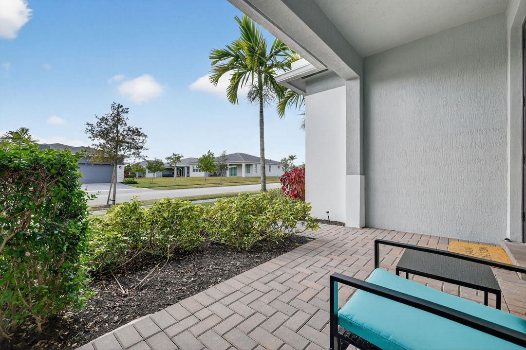 Active With Contract: $435,000 (3 beds, 2 baths, 2100 Square Feet)