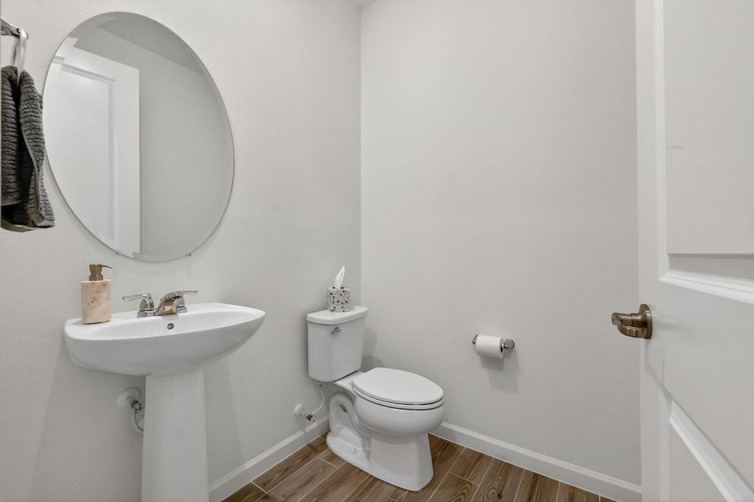 Active With Contract: $435,000 (3 beds, 2 baths, 2100 Square Feet)