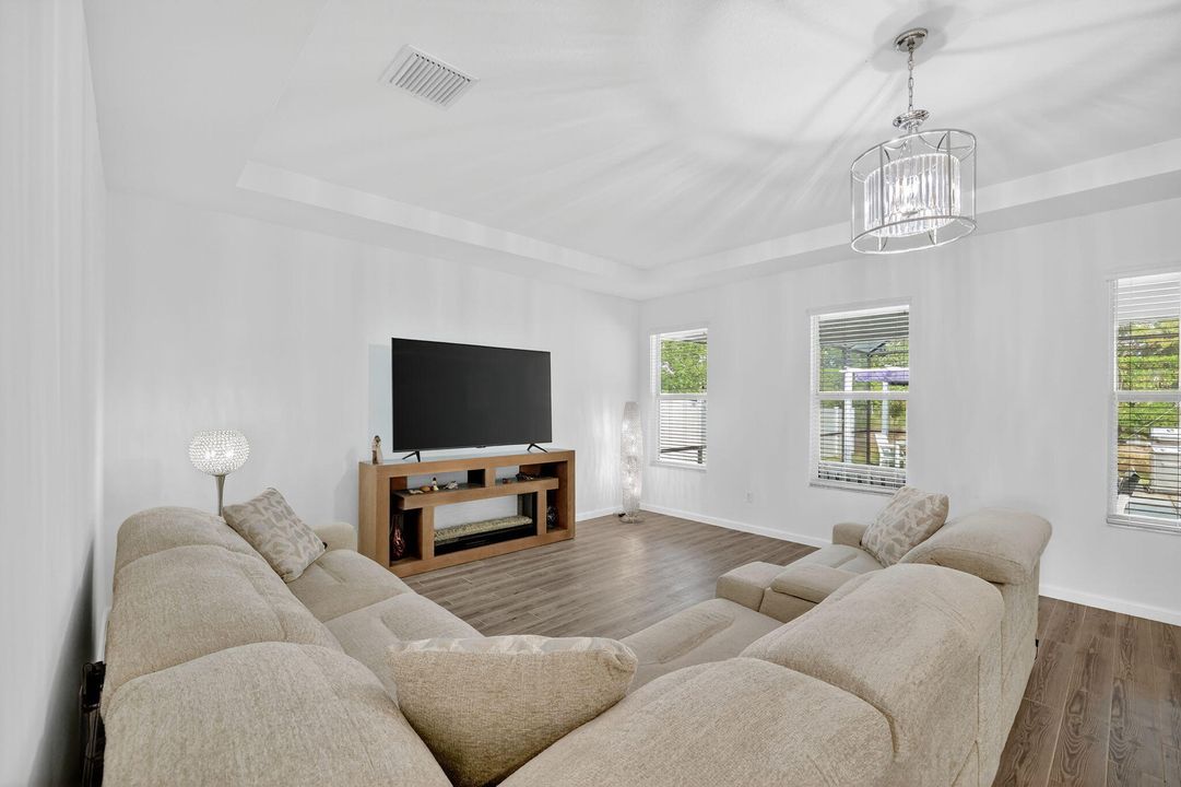 Active With Contract: $435,000 (3 beds, 2 baths, 2100 Square Feet)