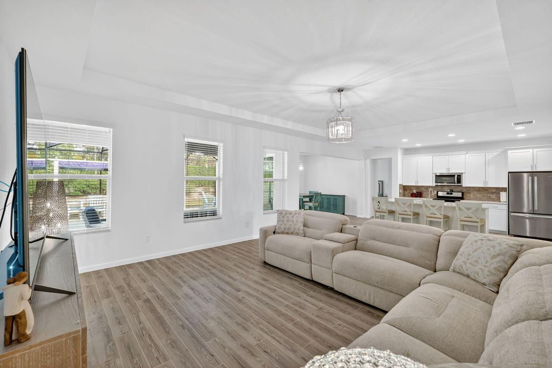 Active With Contract: $435,000 (3 beds, 2 baths, 2100 Square Feet)