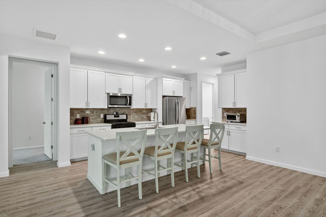 Active With Contract: $435,000 (3 beds, 2 baths, 2100 Square Feet)