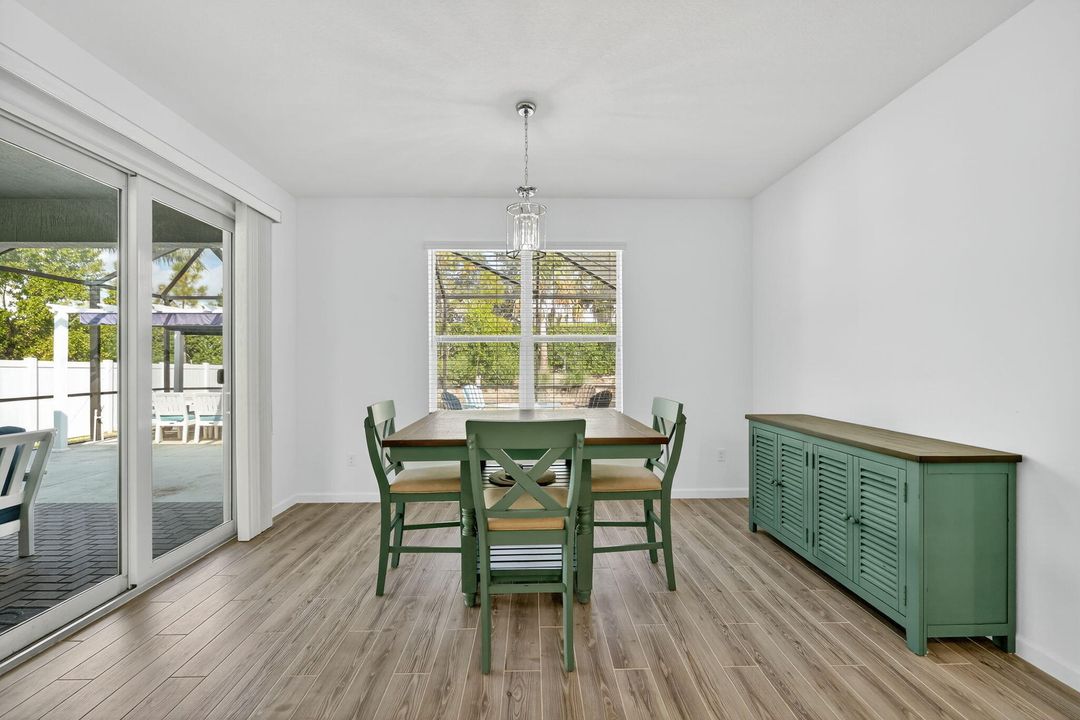 Active With Contract: $435,000 (3 beds, 2 baths, 2100 Square Feet)