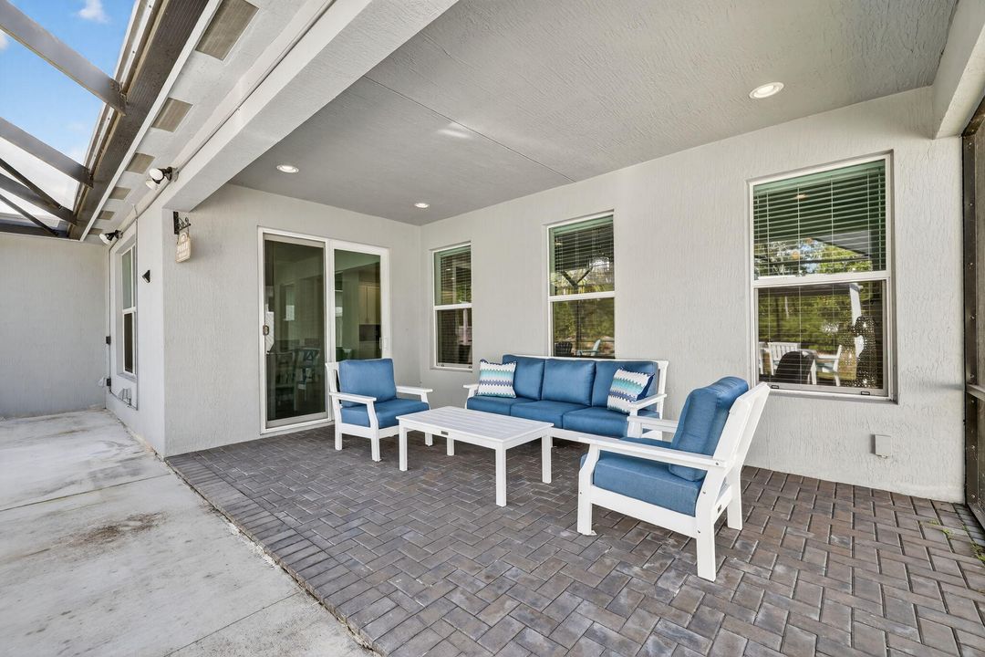 Active With Contract: $435,000 (3 beds, 2 baths, 2100 Square Feet)