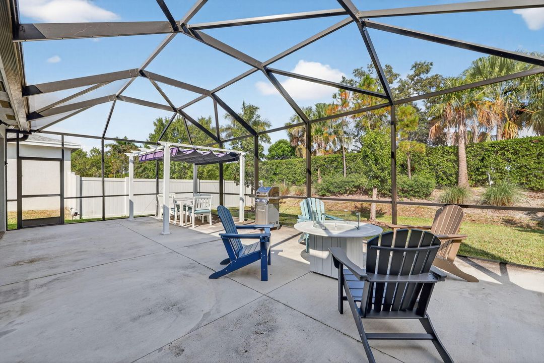 Active With Contract: $435,000 (3 beds, 2 baths, 2100 Square Feet)