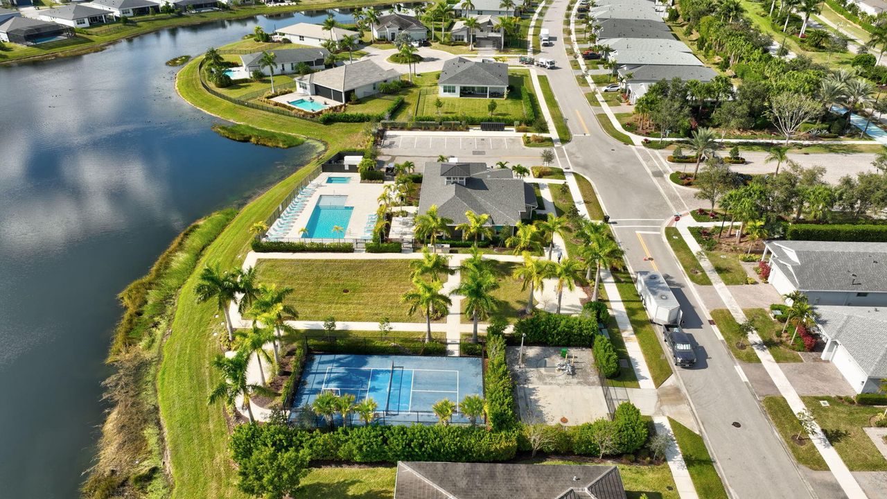 Active With Contract: $435,000 (3 beds, 2 baths, 2100 Square Feet)